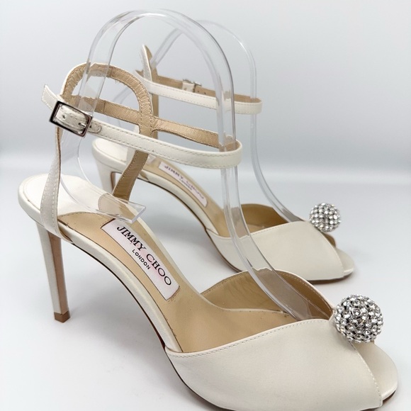 Jimmy Choo Sacora 85
Ivory Satin Sandals with Crystal-Embellished Sphere - Picture 8 of 12